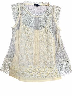 RW&CO. Delicate Lace Shell Scalloped Top Pale Yellow Women’s SZ Medium Like New